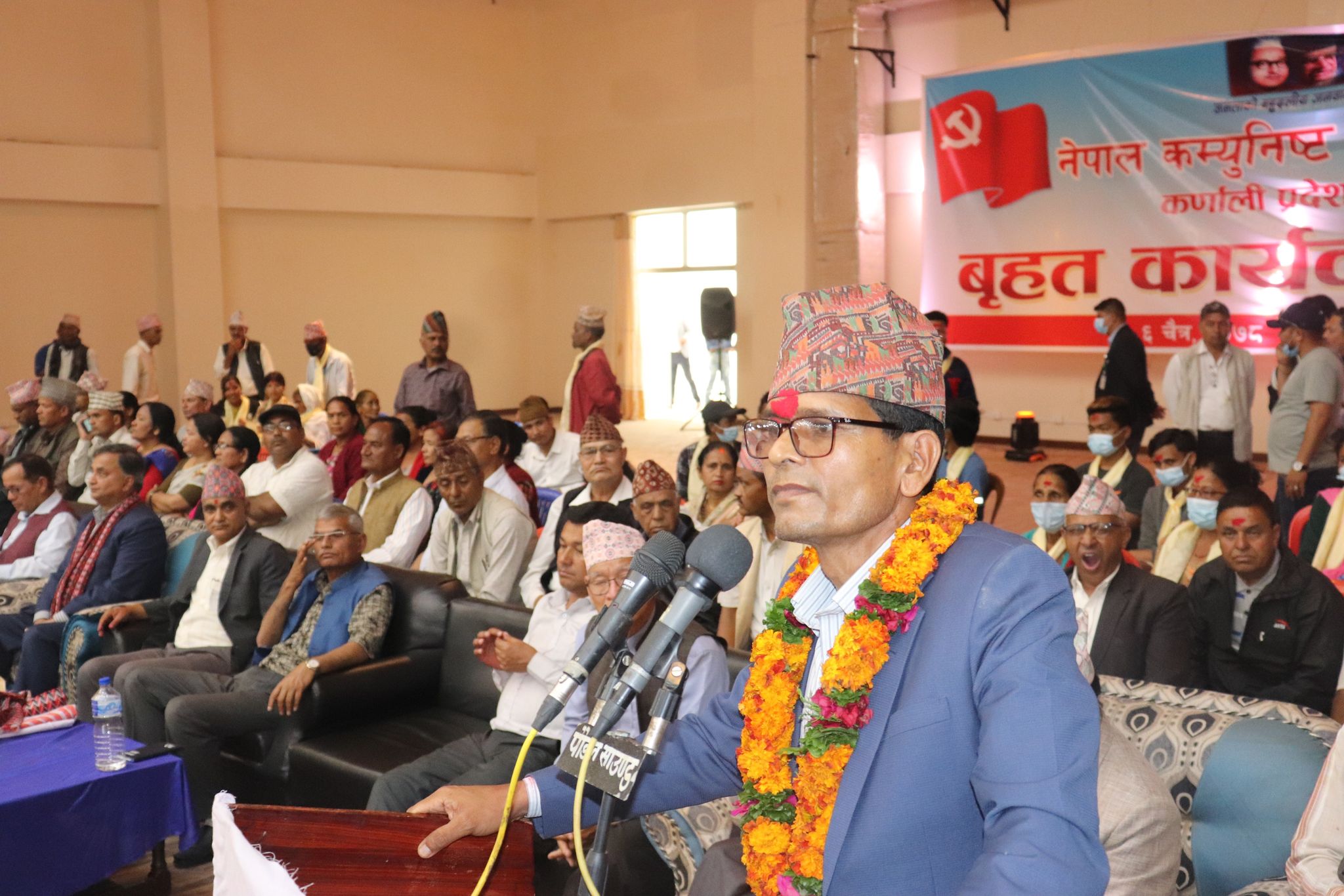 माओवादी केन्द्र परित्याग गरेका ठम्मर विष्ट एमालेमा प्रवेश
