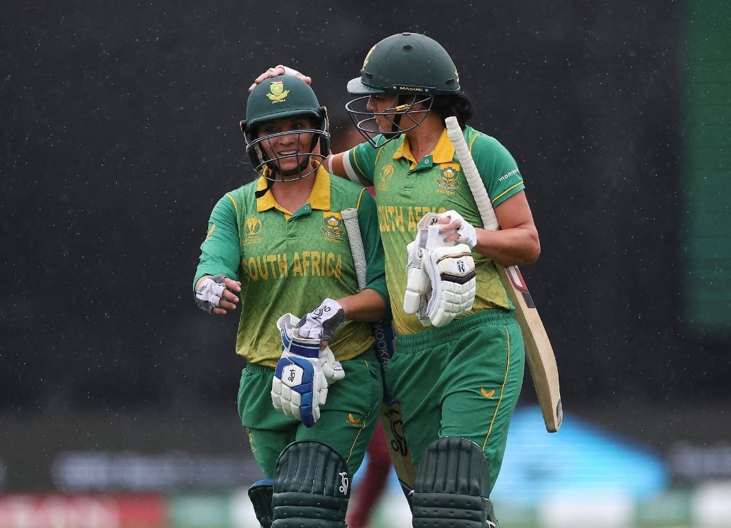 महिला विश्वकपः दक्षिण अफ्रीका सेमिफाइनलमा