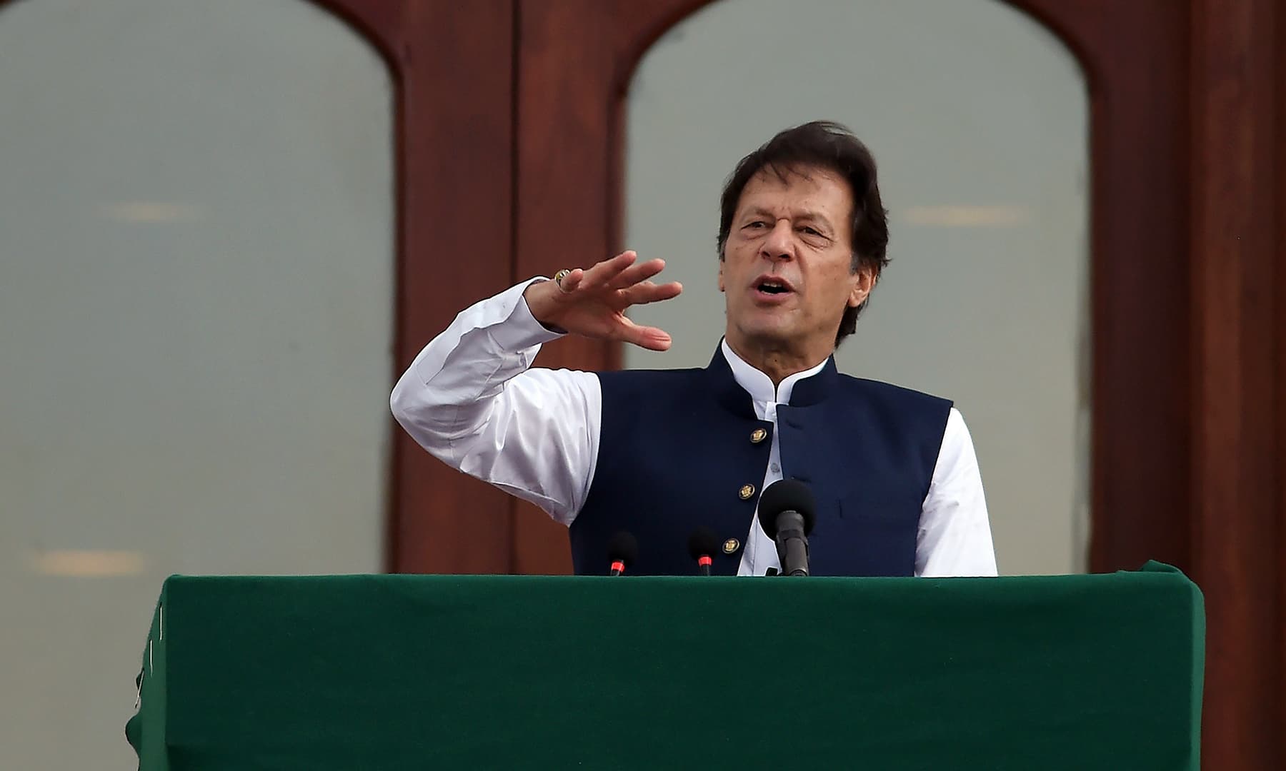 पाकिस्तानका प्रधानमन्त्री इमरान खानविरुद्धको अविश्वास प्रस्ताव पास