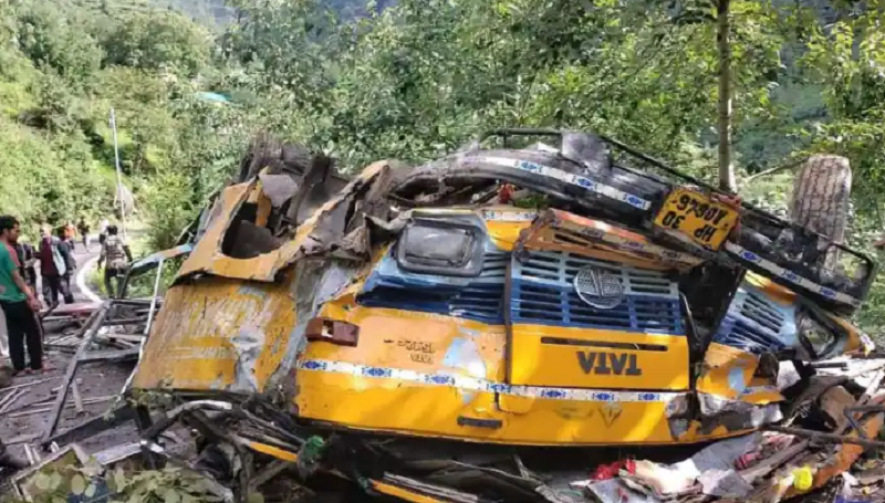 भारतको हिमाञ्चल प्रदेशमा बस दुर्घटना, १० जनाको ज्यान गयो