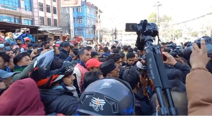 रवि लामिछानेको पक्षमा प्रदर्शन